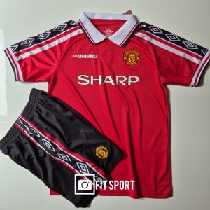 لباس کلاسیک اول منچستریونایتد فصل 1998-1999